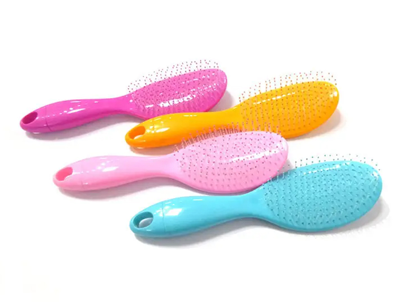 Öntisztító Candy Color Detangling hajkefe